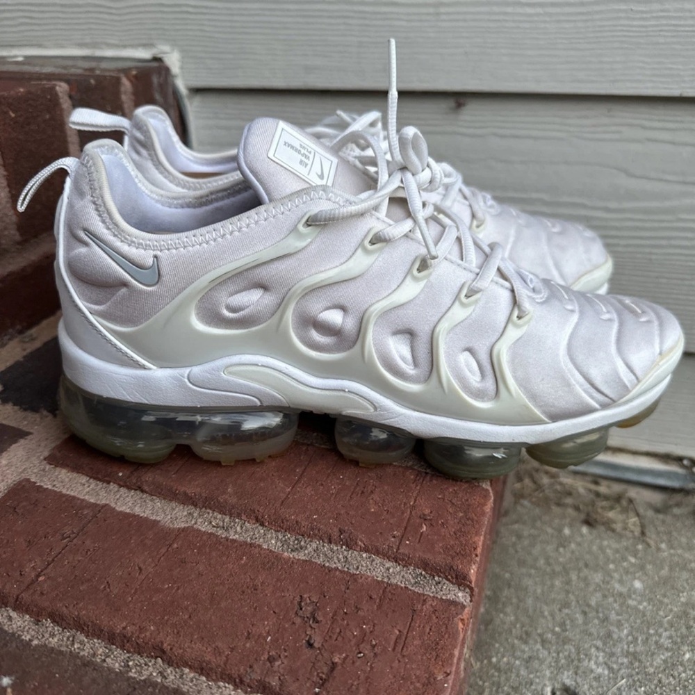 Nike Air VaporMax Plus Cream Sneakers